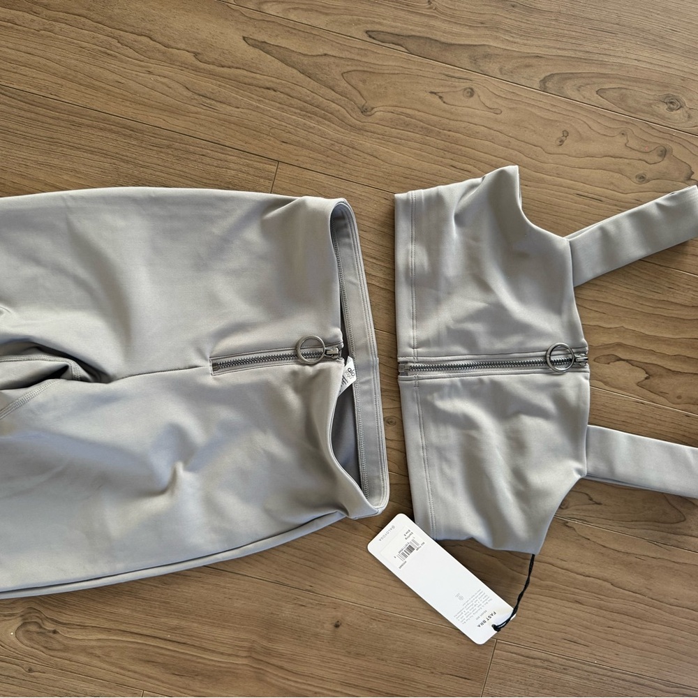 Alo Yoga Gray Zip-Up Activewear Set